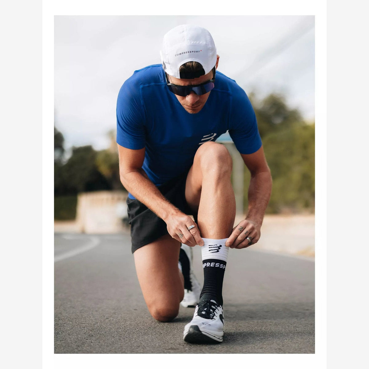 Compressport Mid Compression Socks V2.0 | trrail.com