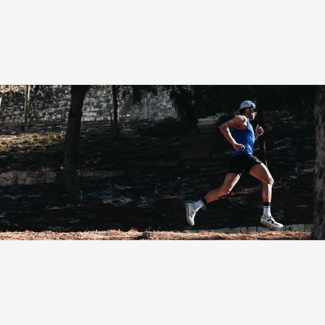 Compressport Mid Compression Socks V2.0 | trrail.com