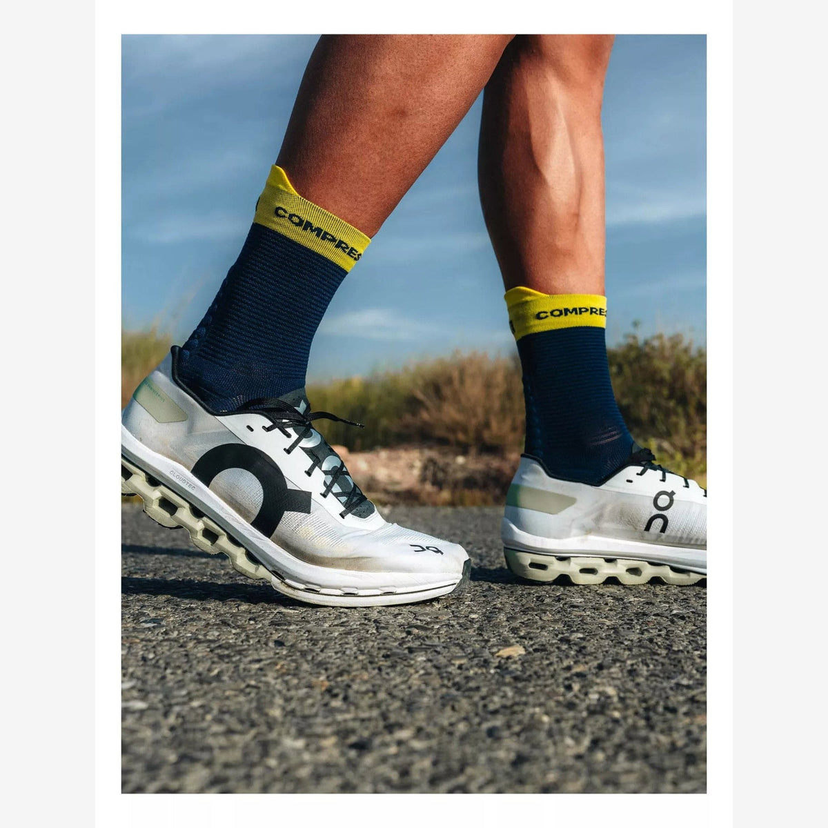 Compressport Pro Racing Socks Run V4.0 High | trrail.com