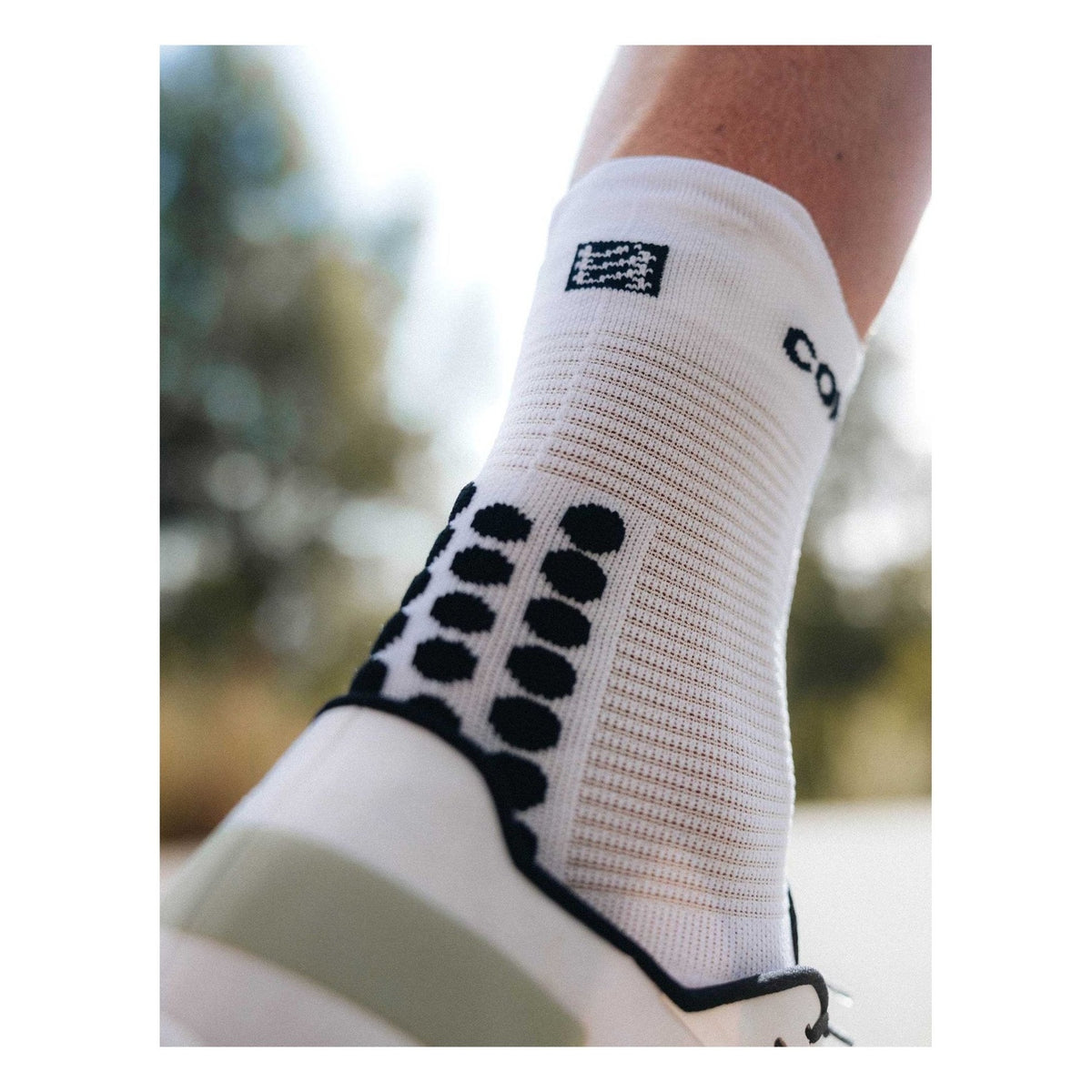 Compressport | Pro Racing Socks Run V4.0 High | Hardloopsokken | trrail.com