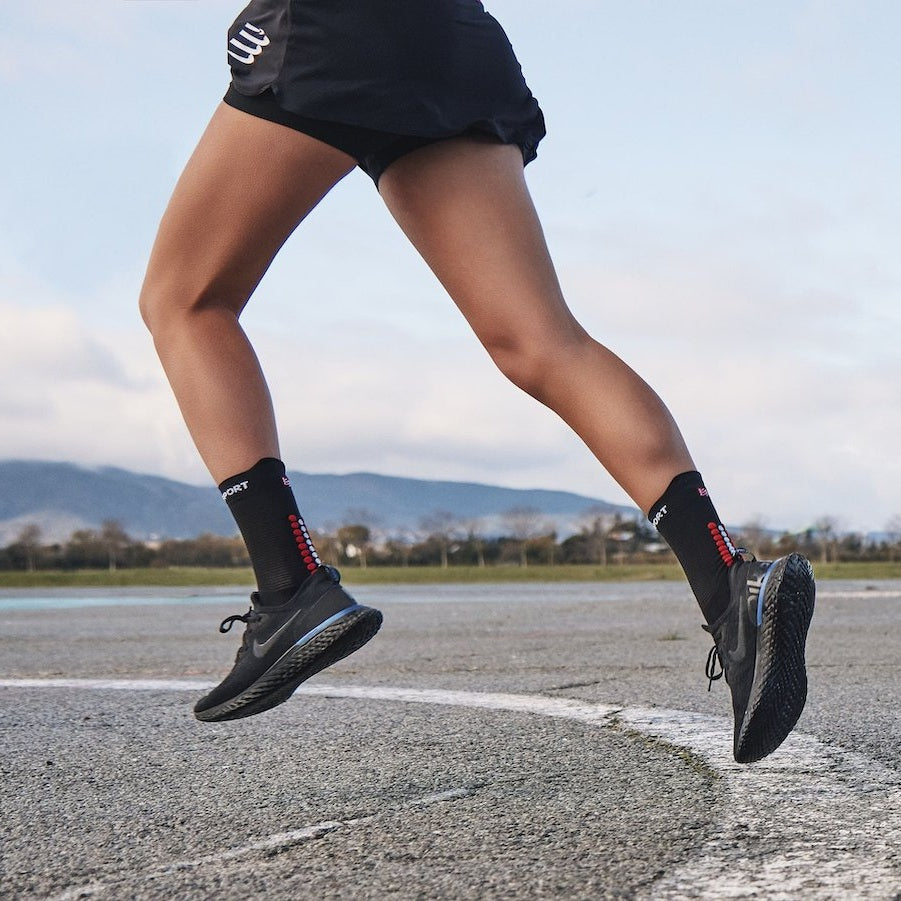 Compressport | Pro Racing Socks Run V4.0 High | Hardloopsokken | trrail.com