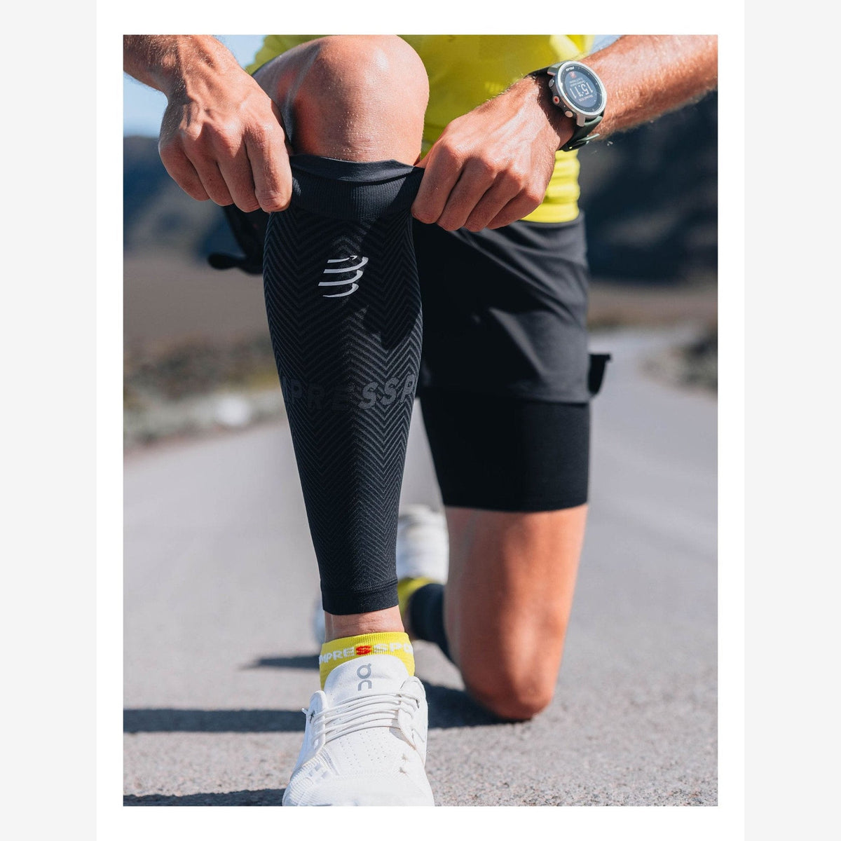 Compressport R2 Oxygen Calf Sleeves | trrail.com
