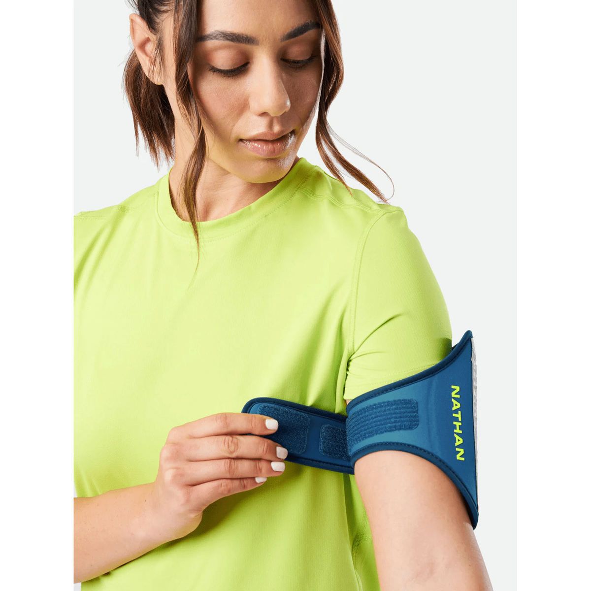 Nathan Super 5K Hardlooparmband | trrail.com