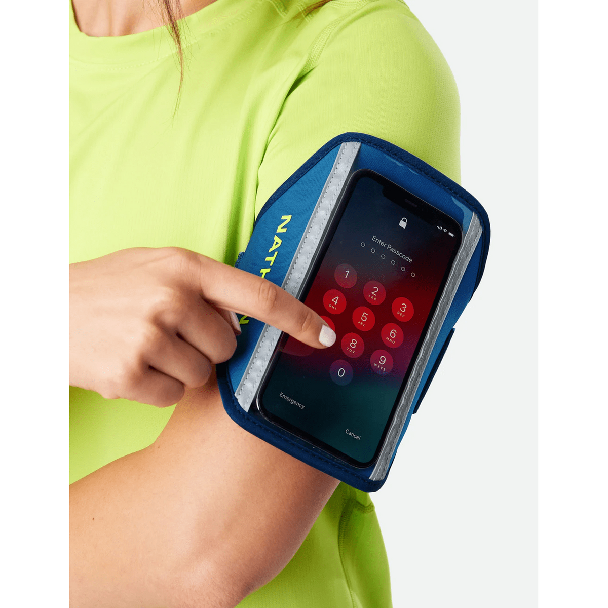 Nathan Super 5K Hardlooparmband | trrail.com
