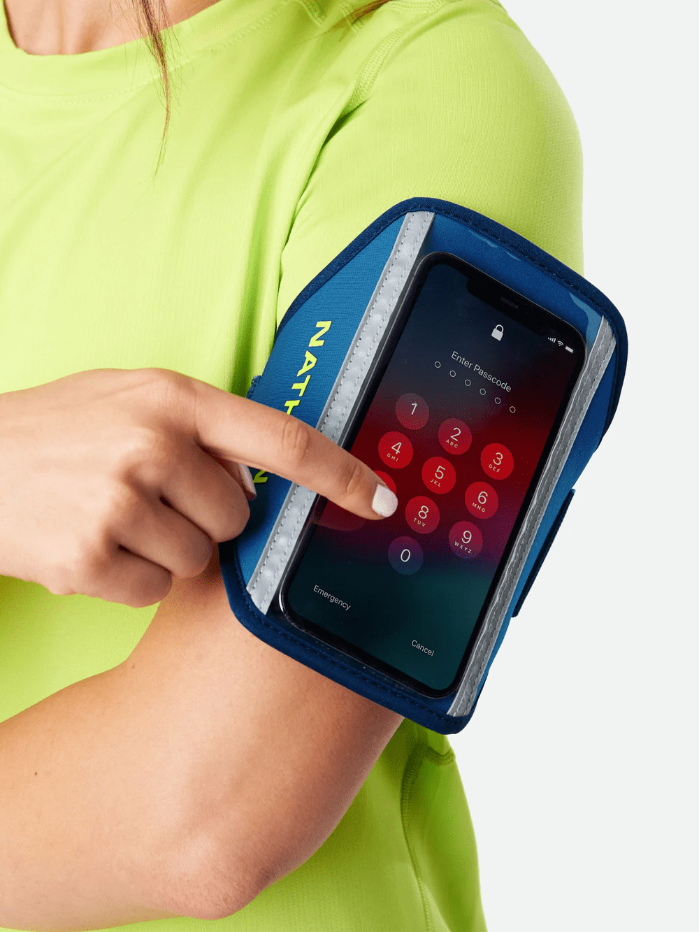 Nathan Super 5K Hardlooparmband | trrail.com