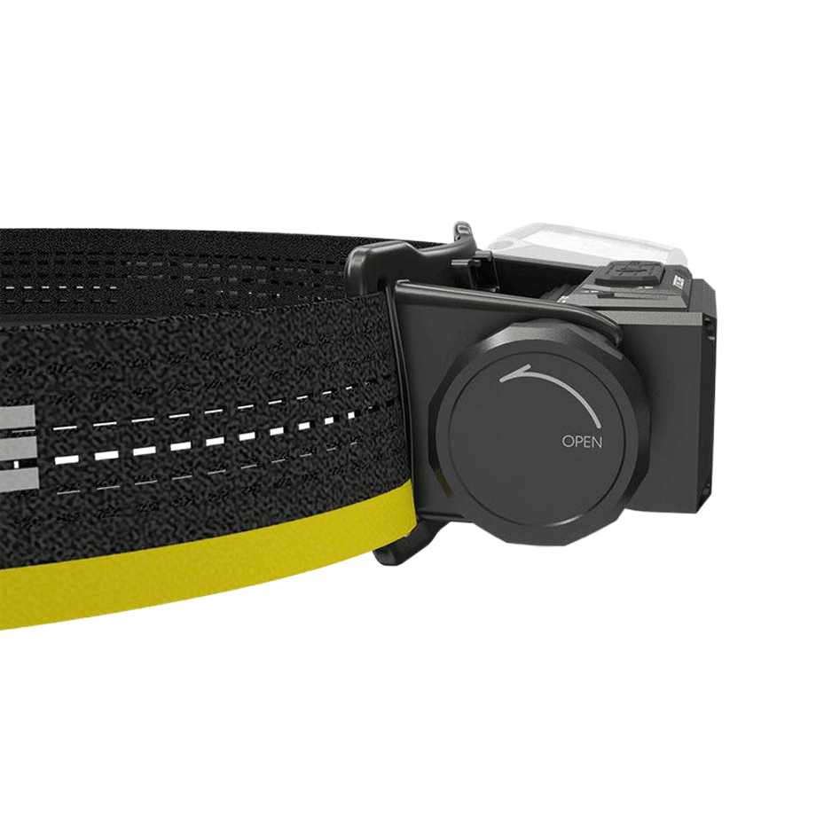 Nitecore HC65 UHE – Seite mit Schraubdeckel des Akkufachs