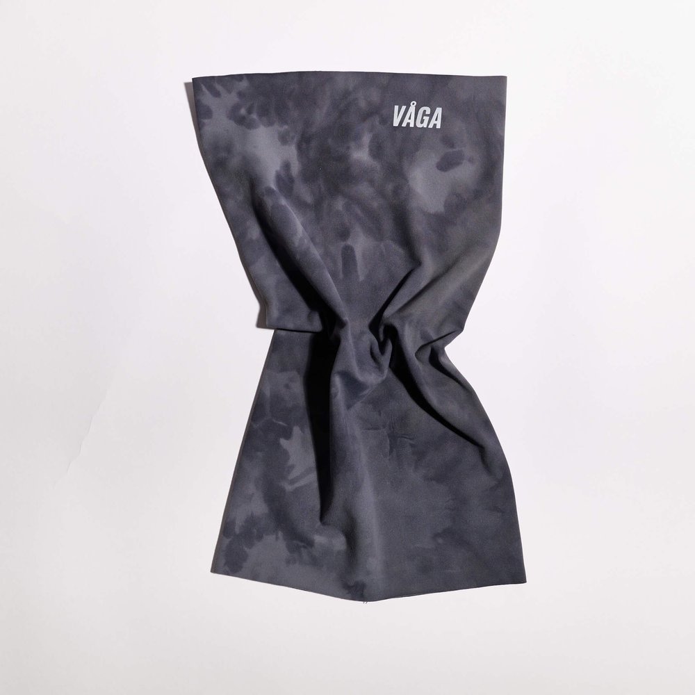 Våga Tie Dye Lightweight Neck Gaiter | trrail.com