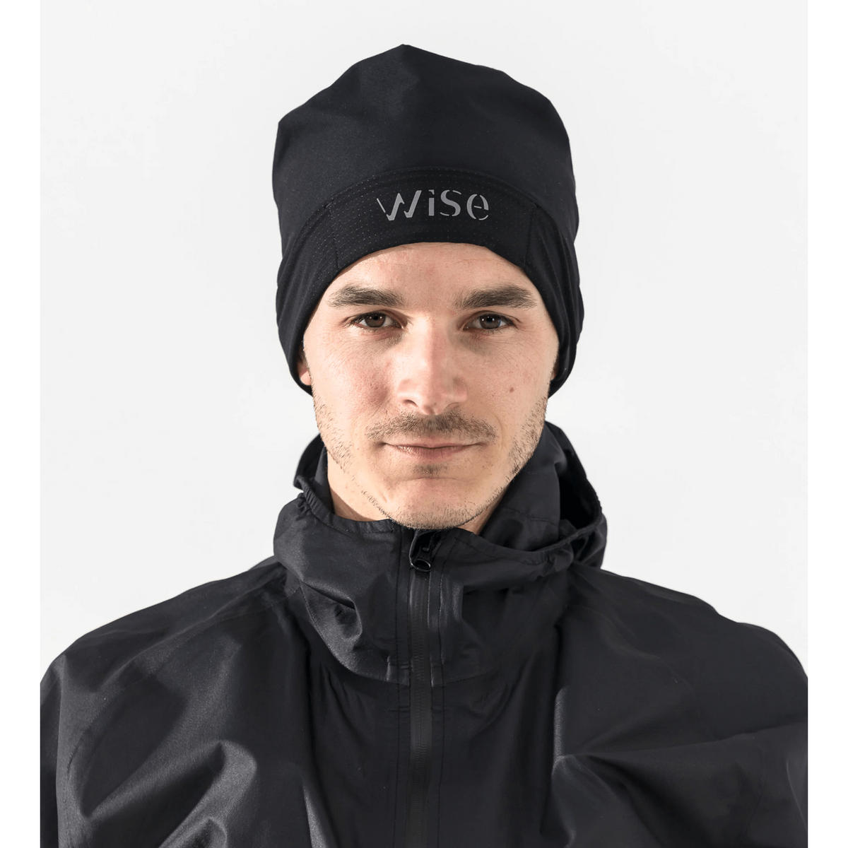 Wise | Ultimate Beanie | Hardloopmuts | Zwart | trrail.com