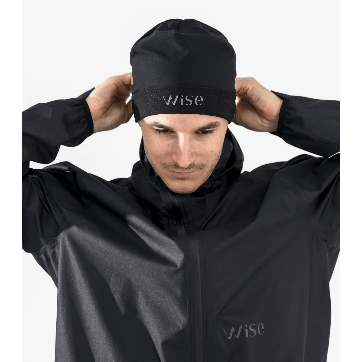 Wise | Ultimate Beanie | Hardloopmuts | Zwart | trrail.com
