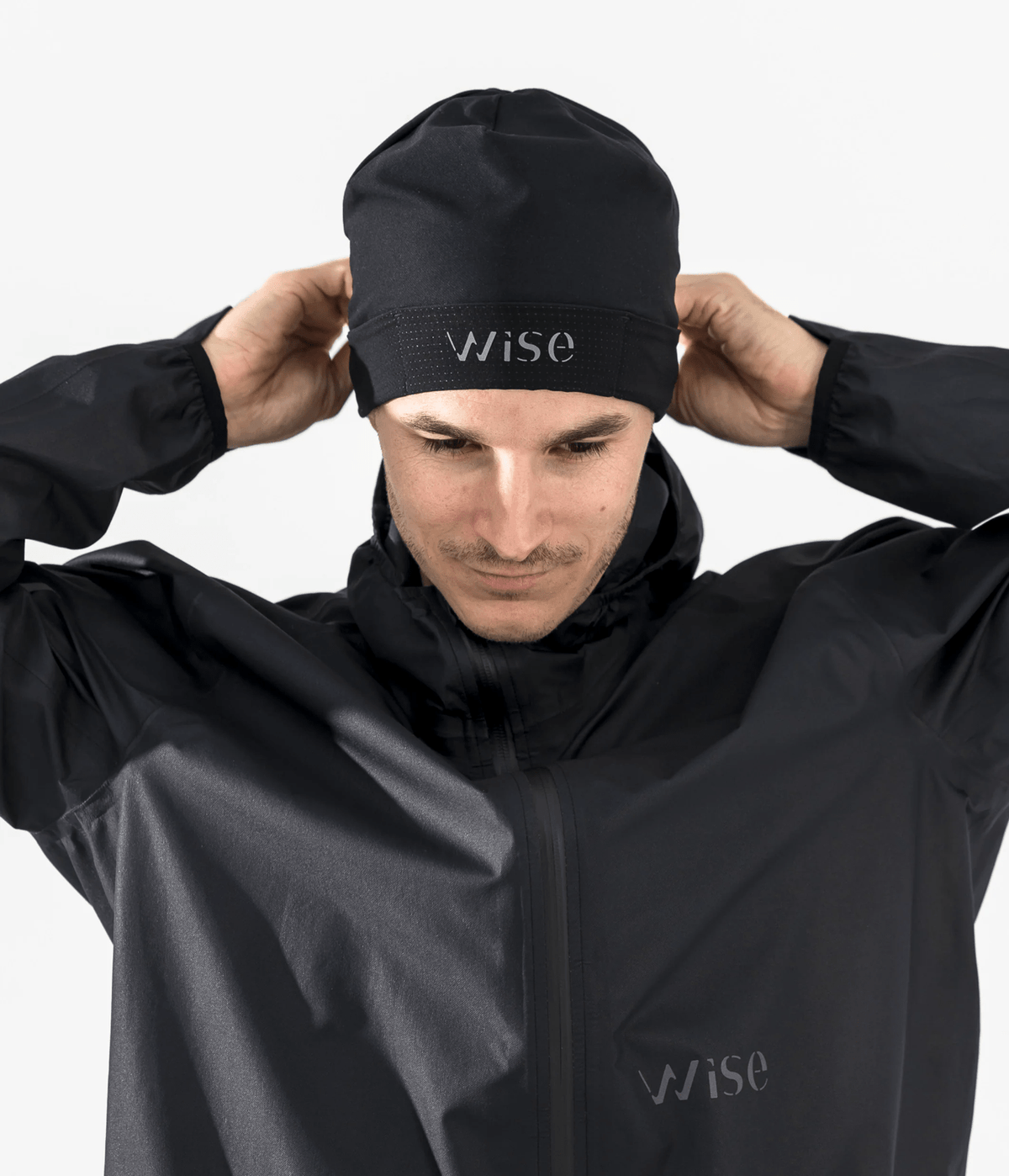 Wise | Ultimate Beanie | Hardloopmuts | Zwart | trrail.com