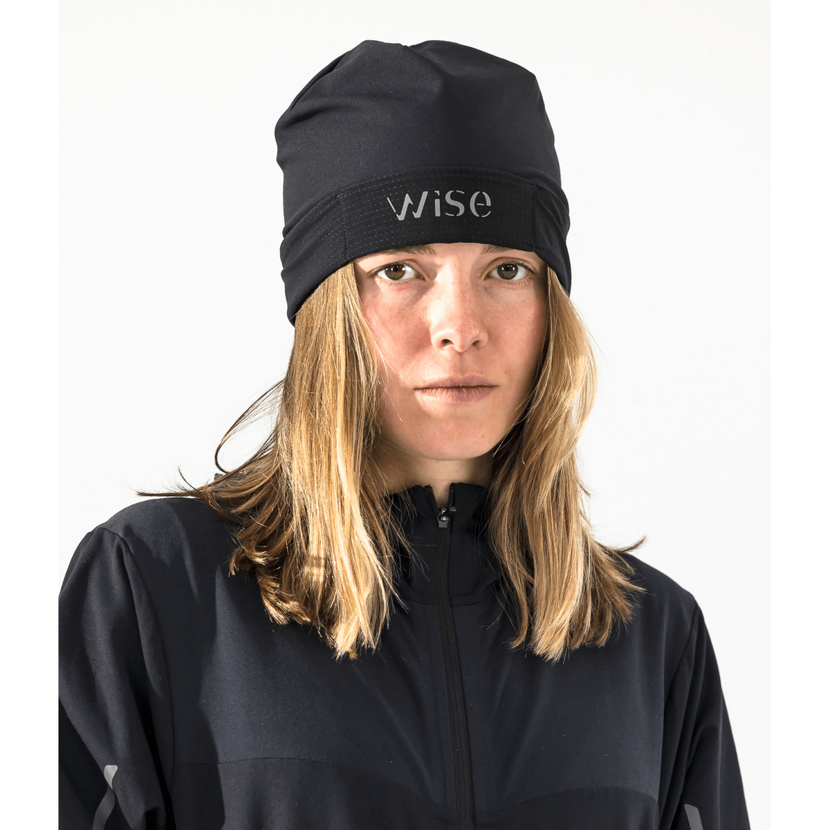 Wise | Ultimate Beanie | Hardloopmuts | Zwart | trrail.com