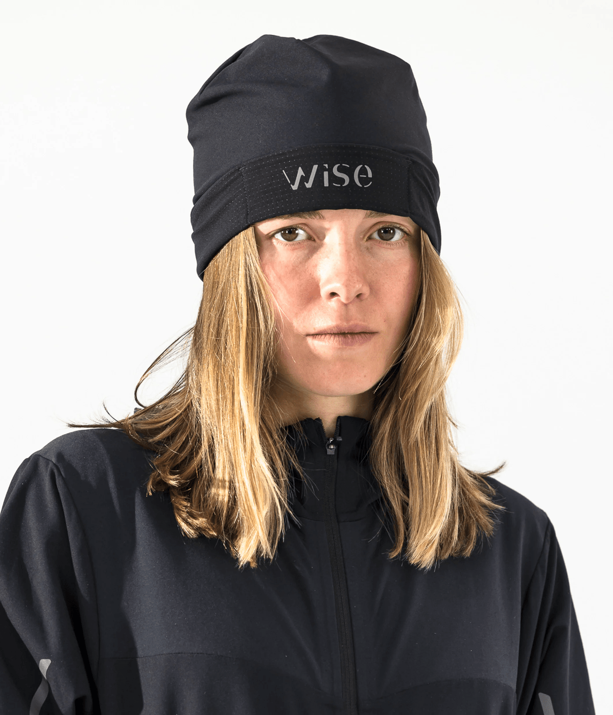 Wise | Ultimate Beanie | Hardloopmuts | Zwart | trrail.com