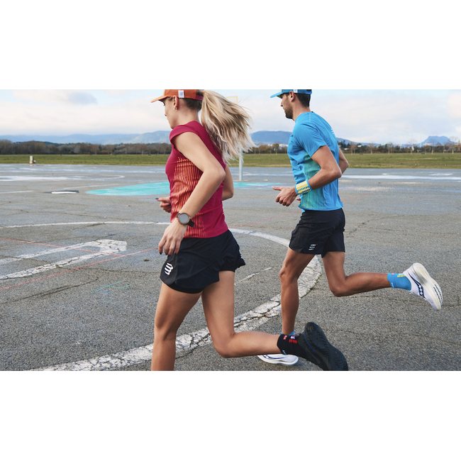 Compressport | Pro Racing Socks Run V4.0 High | Hardloopsokken | trrail.com