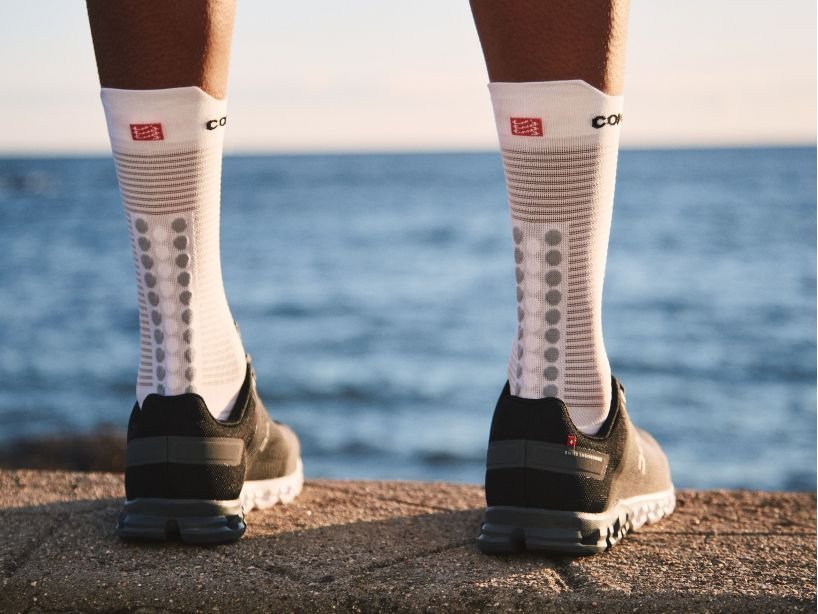 Compressport | Pro Racing Socks Run V4.0 High | Hardloopsokken | trrail.com