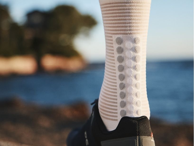 Compressport | Pro Racing Socks Run V4.0 High | Hardloopsokken | trrail.com