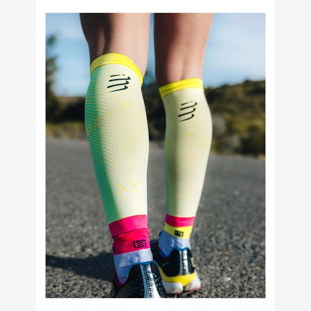 Compressport R2 Oxygen Calf Sleeves | trrail.com