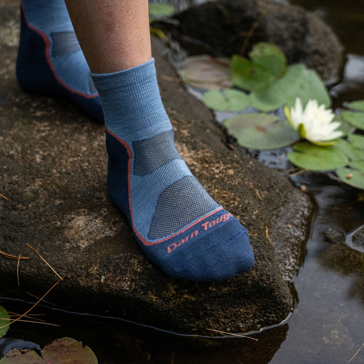 Darn Tough 1987 Light Hiker Quarter Cushion Dames | trrail.com