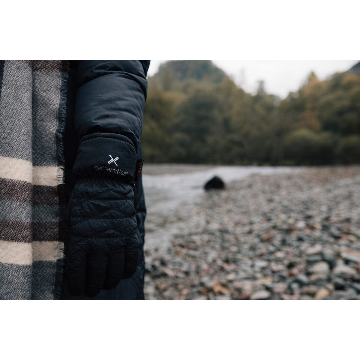 Extremities Paradox Waterproof Gloves | trrail.com