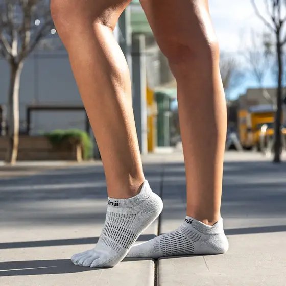 Injinji Run No-Show Lightweight Dames | trrail.com