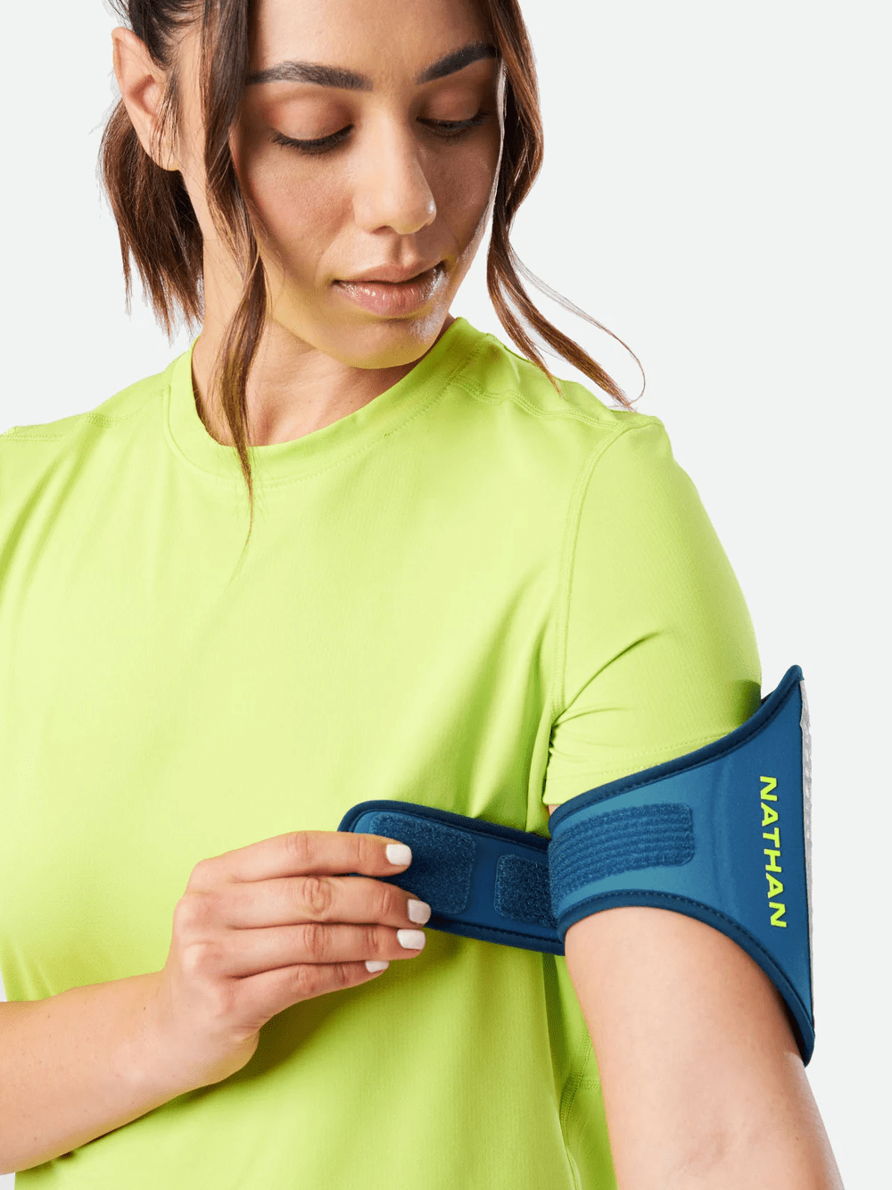 Nathan Super 5K Hardlooparmband | trrail.com