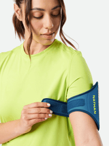 Nathan Super 5K Hardlooparmband | trrail.com