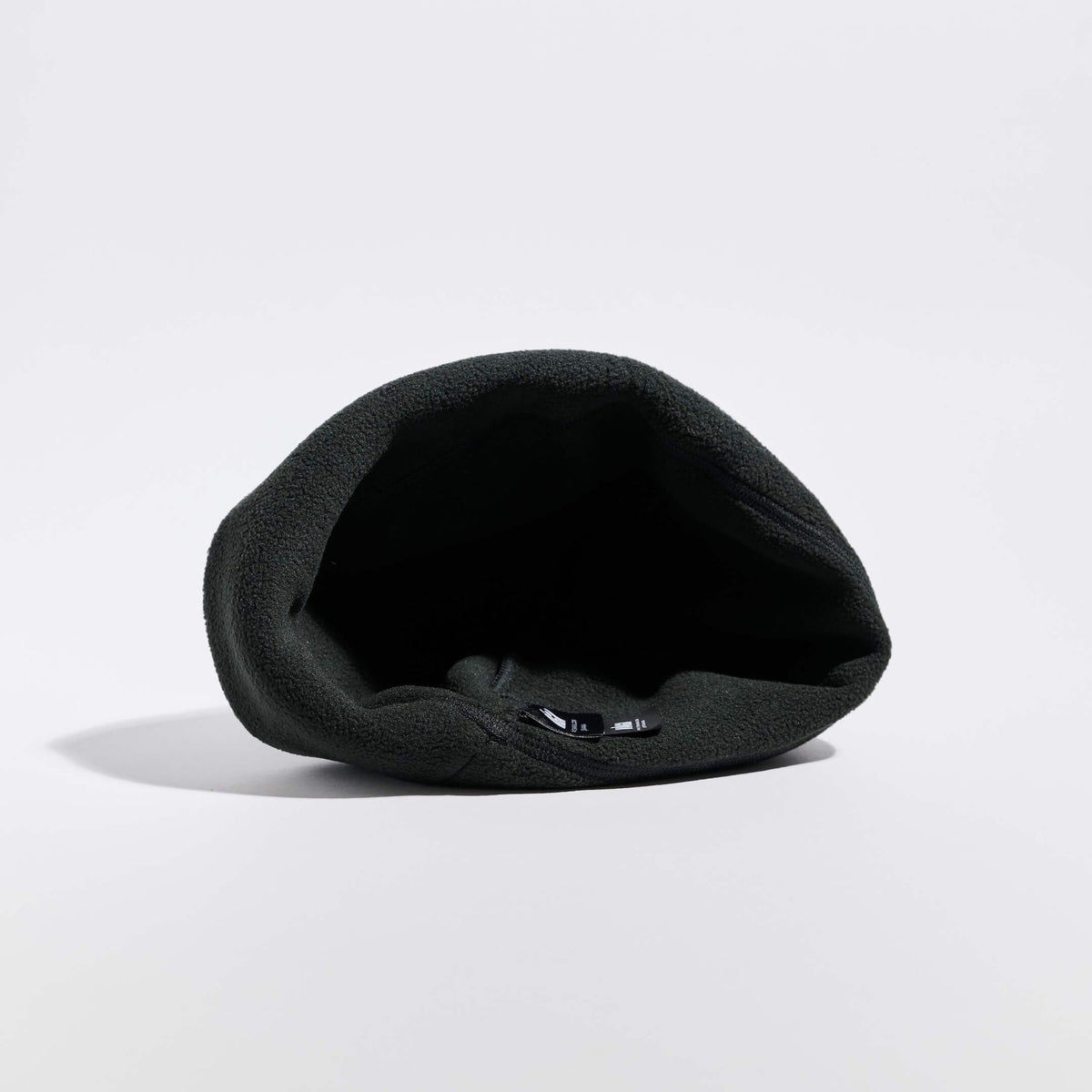 Våga Fleece Beanie in zwart – zicht op de binnenkant