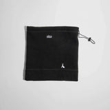 Våga Fleece Neck Gaiter in zwart – plat neergelegd