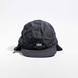 Vaga Padded Hiker Cap in Schwarz – Vorderansicht mit gepolsterter Krone
