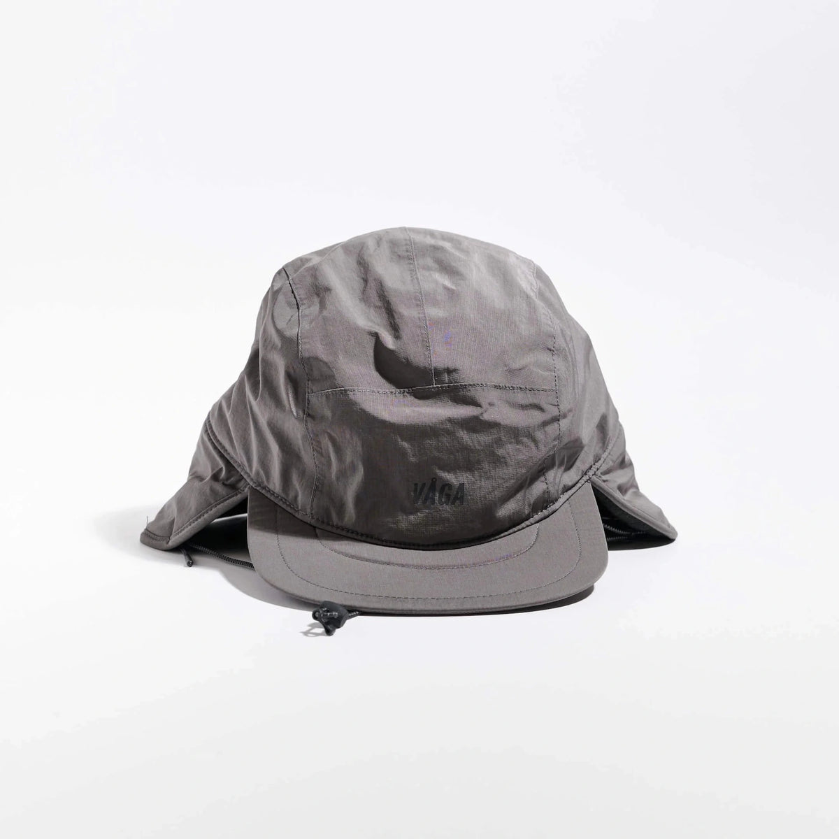 Vaga Padded Hiker Cap in Grau – Vorderansicht mit gepolsterter Krone