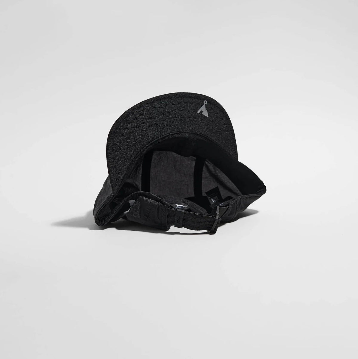 Våga Wind Resistant Cap | trrail.com